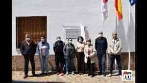 Placa la aldea ecológica de Peralvillo en honor a la obra «Don Quijote de la Mancha»