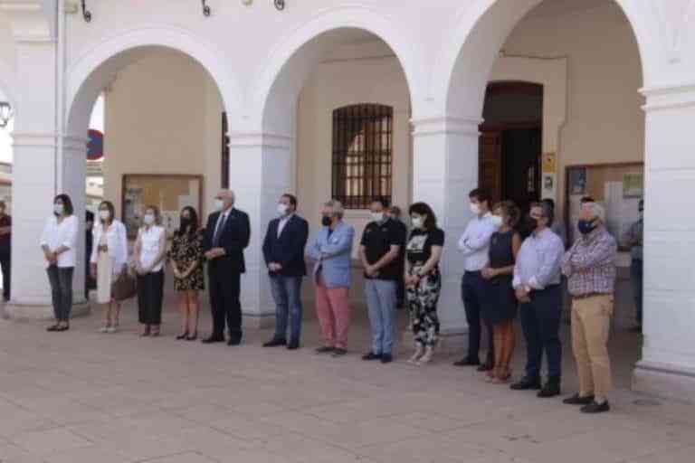 Manzanares condenó la violencia machista en la concentración silenciosa de ayer convocada por FEMP