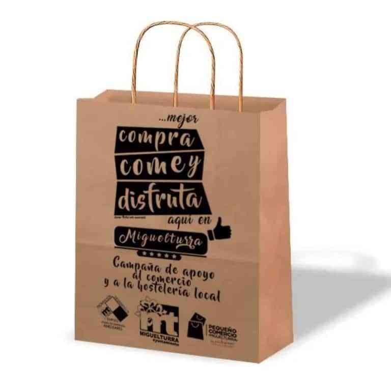 3.000 bolsas de cartón reciclable ha repartido el ayuntamiento de Miguelturra en apoyo al comercio local
