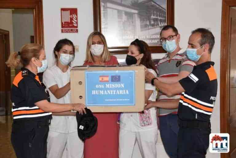 200 botes de gel hidralcohólico han donado voluntarios de protección civil a dos residencias de Miguelturra
