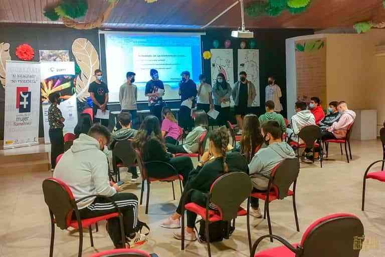 Programa sobre la trata de persona para fines de explotación sexual en el Centro de la Mujer de Tomelloso