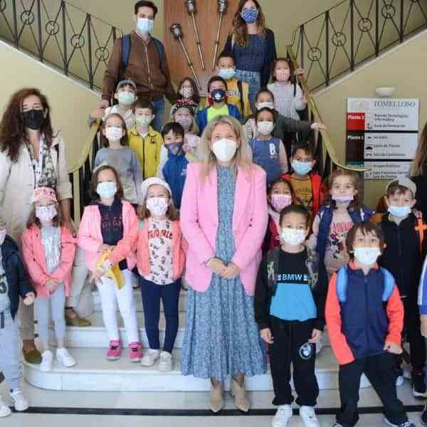 Alcaldesa de Tomelloso anfitriona de alumnos de 1º de Primaria del colegio San Isidro