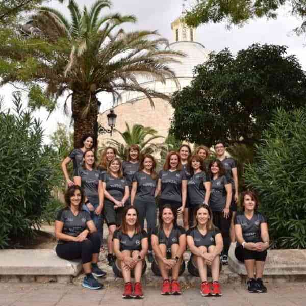 Mujeres del Club de Fondistas de Miguelturra reciben camiseta conmemorativa