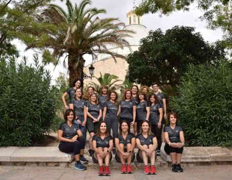 Mujeres del Club de Fondistas de Miguelturra reciben camiseta conmemorativa