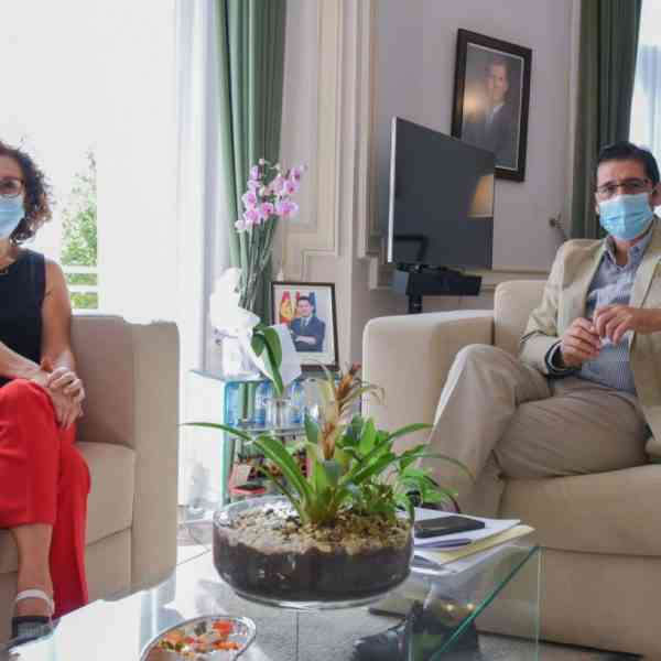 Alcaldesa de Miguelturra explicó sobre un plan de accesibilidad para facilitar el paso frente a la casa consitorial