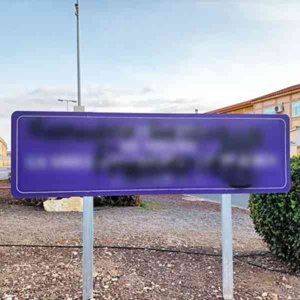 Condenan los actos vandálicos en señales contra la violencia de género en Miguelturra