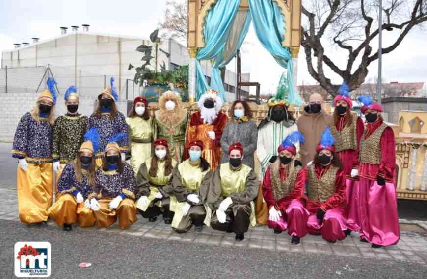 1.800 bolsitas de caramelos para los niños de Miguelturra en su regreso a clases después de las vacaciones navideñas