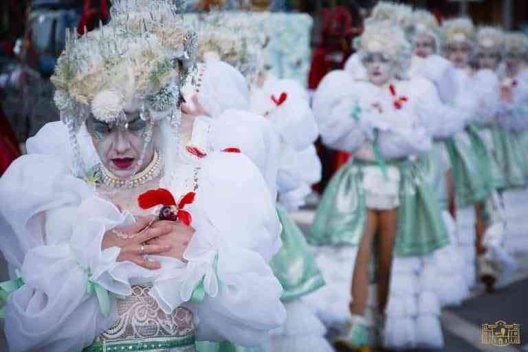 La alegría del carnaval ha vuelto a Tomelloso con el Desfile Nacional de Comparsas y Carrozas