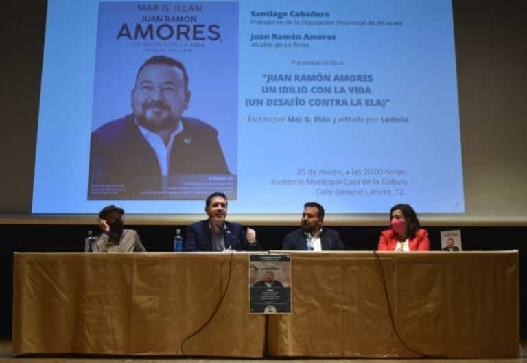 Presentado el libro ‘Juan Ramón Amores. Un idilio con la vida (Un desafío contra la ELA)’ con la participación de Santi Cabañero