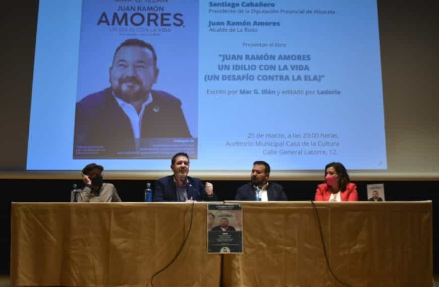 Presentado el libro ‘Juan Ramón Amores. Un idilio con la vida (Un desafío contra la ELA)’ con la participación de Santi Cabañero