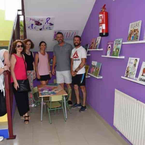 Inaugurada la Biblioteca de la Igualdad en el interior del CEIP Benito Pérez Galdós de Miguelturra