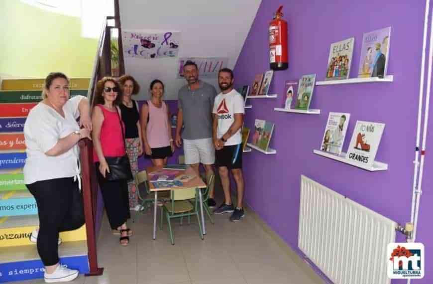 Inaugurada la Biblioteca de la Igualdad en el interior del CEIP Benito Pérez Galdós de Miguelturra