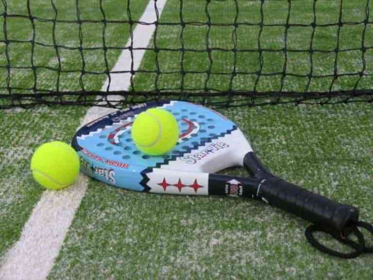 Escuela de Verano de Pádel 2022 durante julio y agosto en el Estadio Municipal de Deportes de Miguelturra