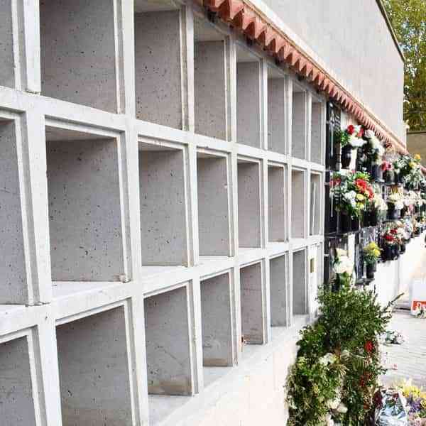 Con 210 nuevos nichos y columbarios se ampliará la capacidad de enterramientos del cementerio de Puertollano