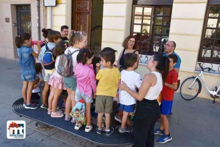 El Aula y Escuela de Verano de Miguelturra celebraron un encuentro intergeneracional en el  Centro de Día