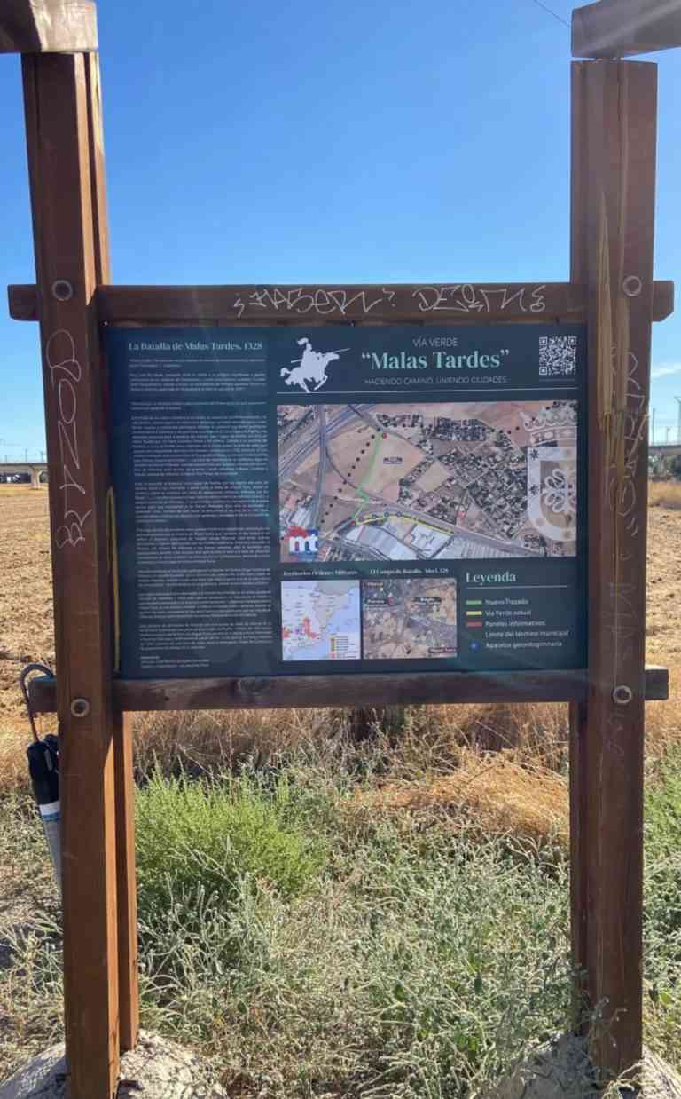 Con nuevo diseño los 2 carteles anunciadores de la Vía de Malas Tardes de Miguelturra que sufrieron vandalismo