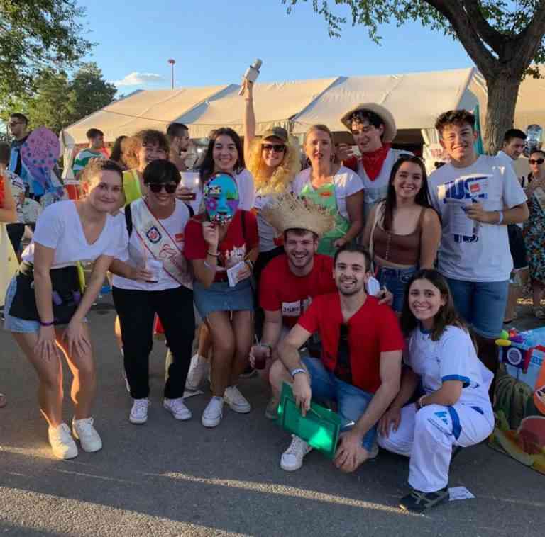 La duodécima edición la Tintada Churriega un éxito de participación con 24 grupos de jóvenes y asociaciones inscritas y un total de unos 300 participantes