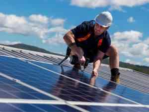 Aprobadas nuevas bonificaciones del IBI y del Impuesto de Construcciones para quienes instalen paneles solares en sus viviendas en Albacete