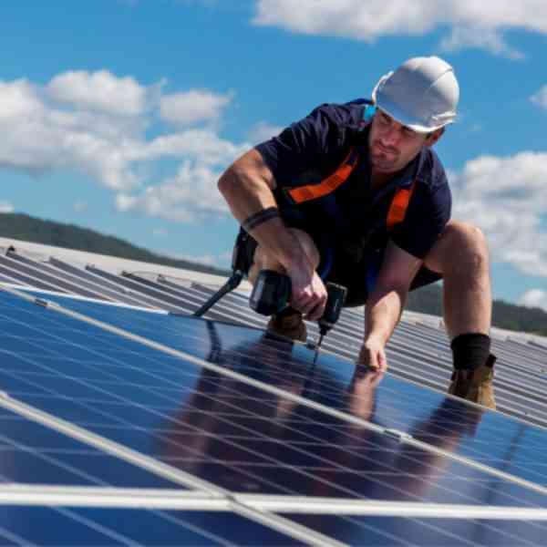 Aprobadas nuevas bonificaciones del IBI y del Impuesto de Construcciones para quienes instalen paneles solares en sus viviendas en Albacete