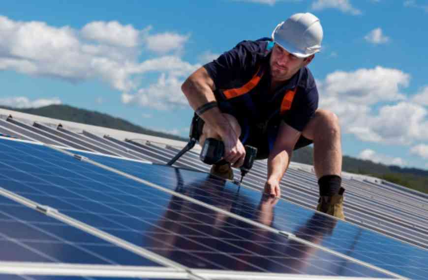 Aprobadas nuevas bonificaciones del IBI y del Impuesto de Construcciones para quienes instalen paneles solares en sus viviendas en Albacete