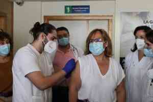 El Gobierno de Castilla-La Mancha anima a los ciudadrealeños a vacunarse para prevenir la gripe y con la cuarta dosis contra la COVID