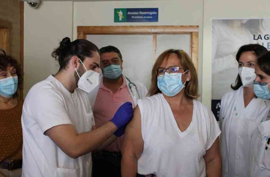 El Gobierno de Castilla-La Mancha anima a los ciudadrealeños a vacunarse para prevenir la gripe y con la cuarta dosis contra la COVID