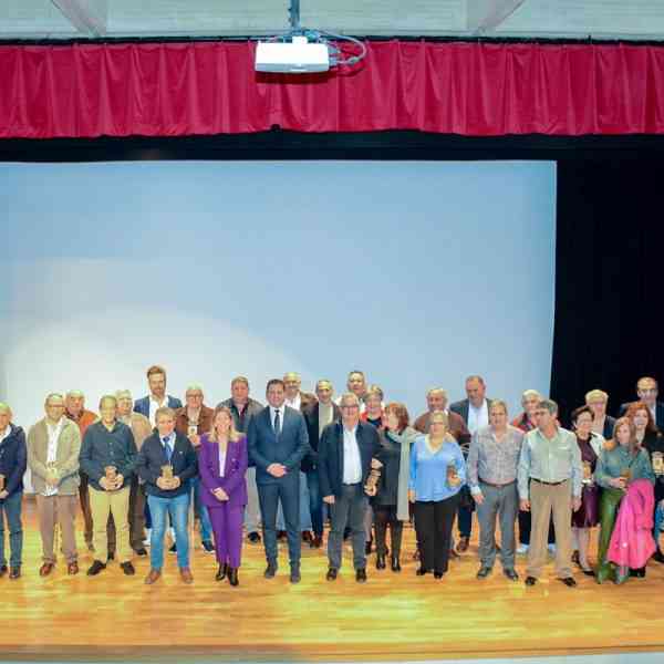 Celebrado homenaje a 40 trabajadores jubilados, 6 de ellos fallecidos, del ayuntamiento de Tomelloso