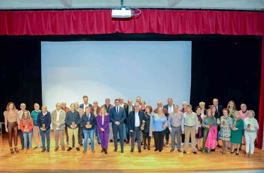 Celebrado homenaje a 40 trabajadores jubilados, 6 de ellos fallecidos, del ayuntamiento de Tomelloso
