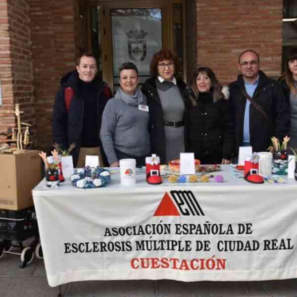Una jornada de cuestación realizaron la ONG Tierra Solidaria y la Asociación de Esclerosis Múltiple en Miguelturra