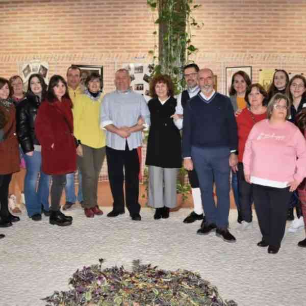 Ya puede visitarse la exposición «40 Aniversario de la Asociación de Coros y Danzas Nazarín» hasta el 22 de diciembre en  Miguelturra