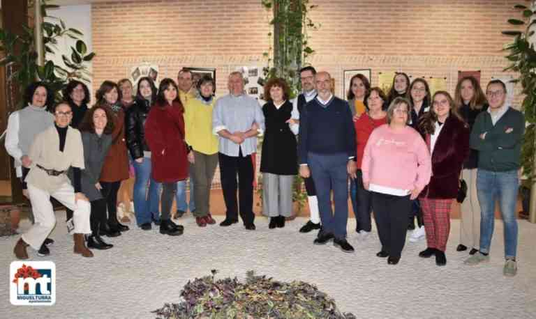 Ya puede visitarse la exposición «40 Aniversario de la Asociación de Coros y Danzas Nazarín» hasta el 22 de diciembre en  Miguelturra