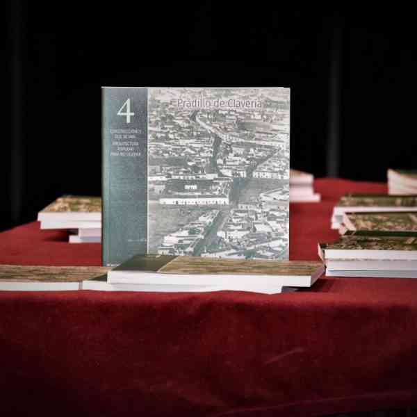 Presentado el libro «Pradillo de Clavería» en la Casa de Cultura de Miguelturra ayer 1 de diciembre