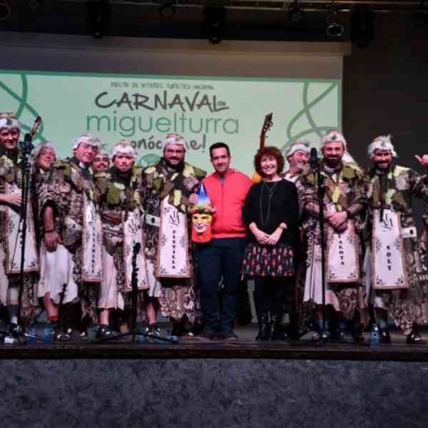 El  «PreCarnaval Churriego» con la chirigota gaditana «La Misión. El evangelio según Santander» ha sido un éxito total en Miguelturra