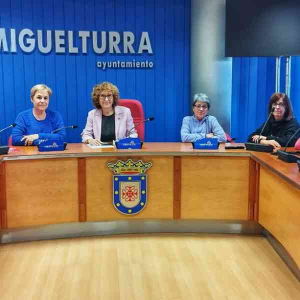 Las trabajadoras de la Limpieza de CLM en conflicto recaban el apoyo de los municipios de la región en su lucha por sus convenios colectivos