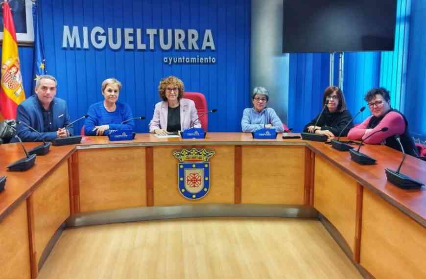 Las trabajadoras de la Limpieza de CLM en conflicto recaban el apoyo de los municipios de la región en su lucha por sus convenios colectivos