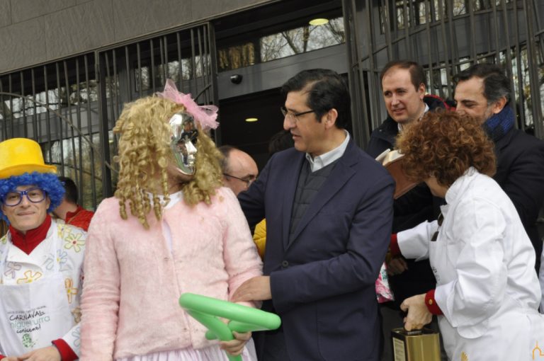 Caballero felicitó a quienes cada año participan en el Carnaval de Miguelturra y promueven esta fiesta de interés turístico nacional