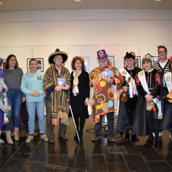 El libro “La actualización del antiguo carnaval churriego” de Antonio Vallejo Cisneros y Federico Valero presentado ayer en Miguelturra