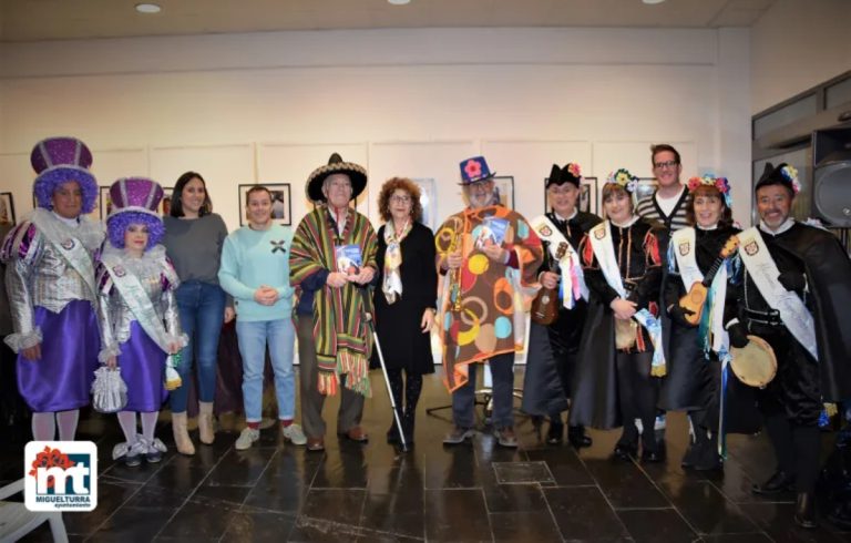 El libro “La actualización del antiguo carnaval churriego” de Antonio Vallejo Cisneros y Federico Valero presentado ayer en Miguelturra