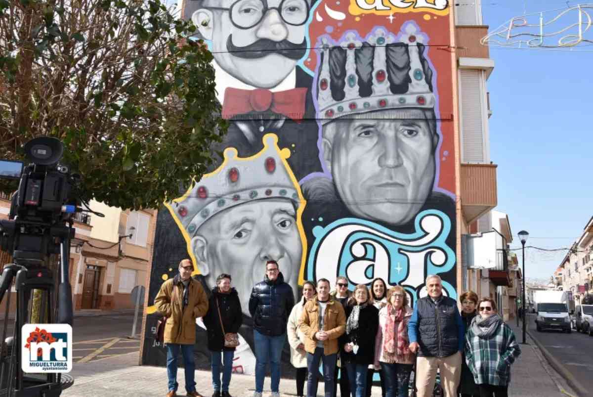 Un mural rinde homenaje en Miguelturra a «Los Reyes del Carnaval»: José Gornés, Amalio Segura y Serafín Delgado