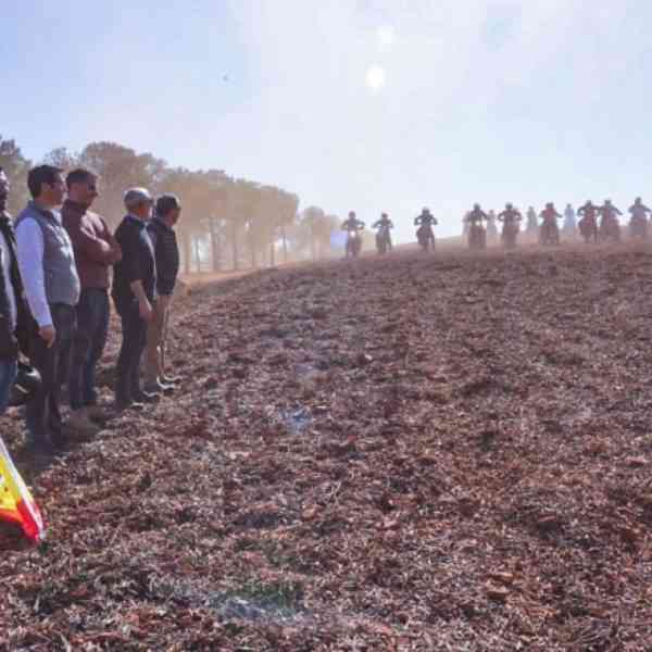 Caballero asistió  a la prueba puntuable del Campeonato nacional de Cross Country celebrada ayer en Cózar