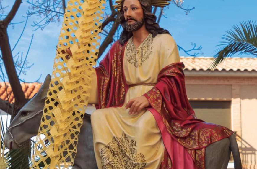 La imagen de Jesús entrando en Jerusalén y autoría de José Luis Barba es el cartel anunciador de la Semana Santa 2023 de Miguelturra