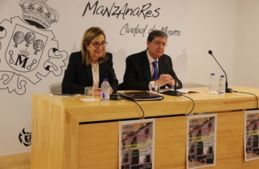 El Aula Abierta de la Universidad Popular de Manzanares celebró la charla ‘La mujer en la historia de Manzanares’ en el marco del 8M
