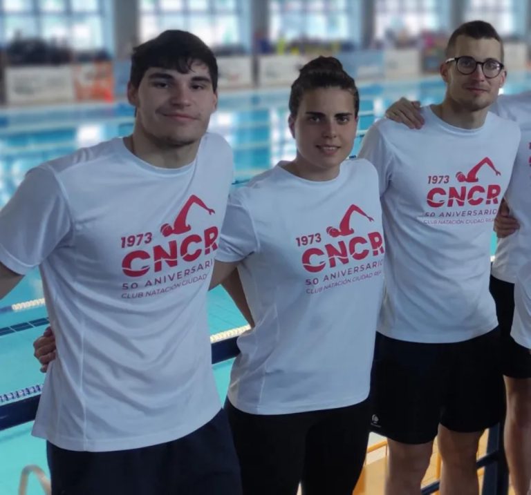 Los nadadores de Miguelturra Javier Rivas, Cristina Rivas y Ricardo Palmero con exitosa participación en el Campeonato de Andalucía