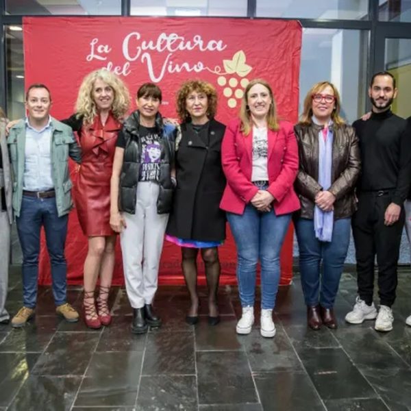Caldos de la tierra, poesía, música y mucha moda en “Moda con vino” de la “Cultura del Vino” celebrado en el CERE de Miguelturra