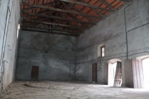 El presidente provincial de Ciudad Real visitó el que será el nuevo espacio dedicado al vino en la calle Jacinto Benavente 21 de Manzanares  