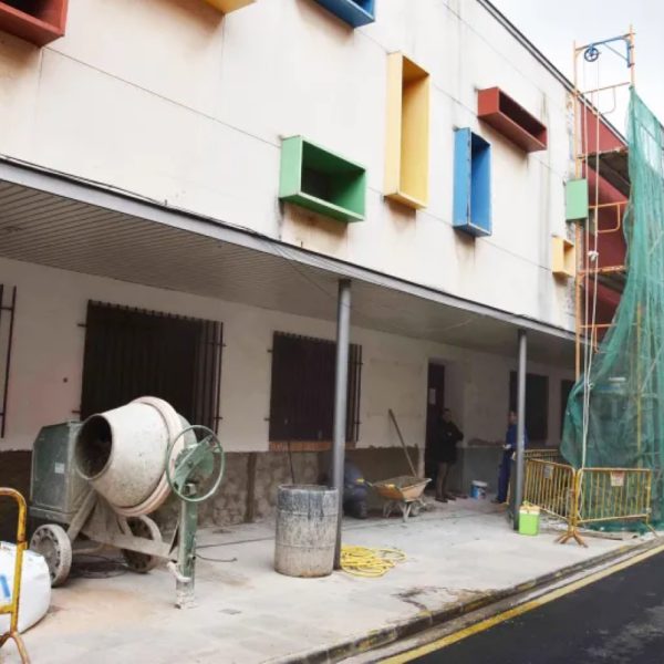 Remodelan fachada de la Escuela Municipal de Música y Danza de Miguelturra con inversión de 20.000 euros