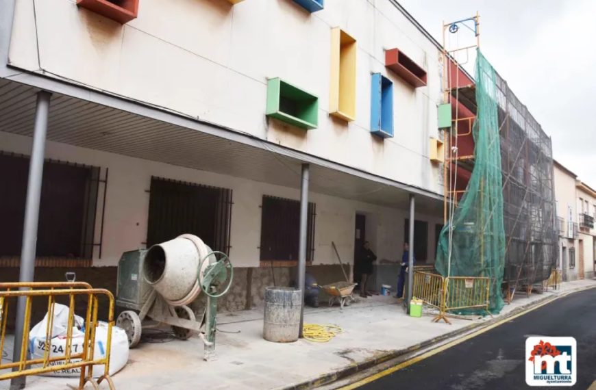 Remodelan fachada de la Escuela Municipal de Música y Danza de Miguelturra con inversión de 20.000 euros