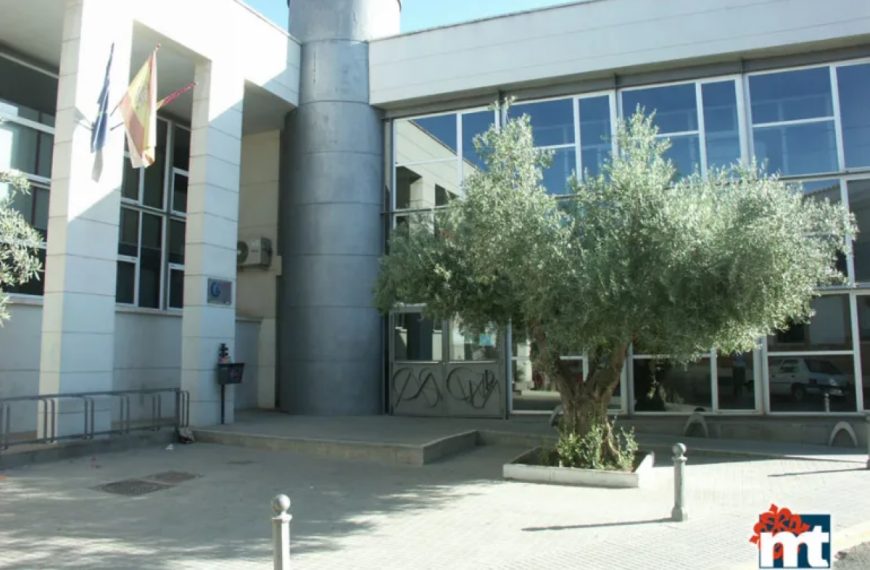 Por la actividad “Mural Intergeneracional y nuestra Carta Puebla” del 20 al 25 de abril corte de la calle que sale del parking de Perlerines hacía la calle Ramón y Cajal de Miguelturra