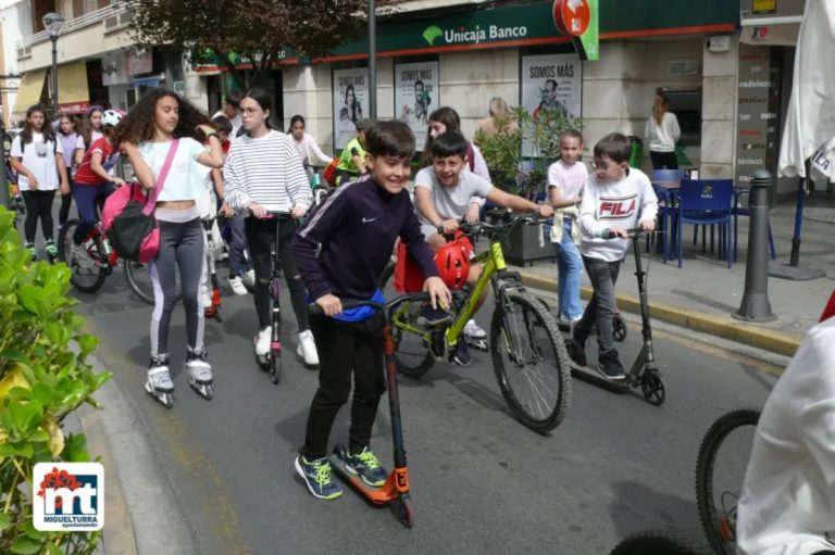El 31 de marzo celebrarón el”Día sobre ruedas por la igualdad y la convivencia” en CEIP El Pradillo de Miguelturra