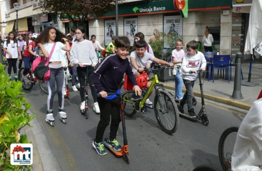 El 31 de marzo celebrarón el”Día sobre ruedas por la igualdad y la convivencia” en CEIP El Pradillo de Miguelturra